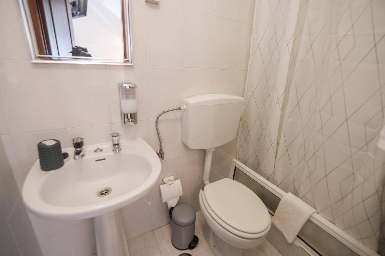 Besugo'S House Rooms & Apartment Nazaré Eksteriør bilde