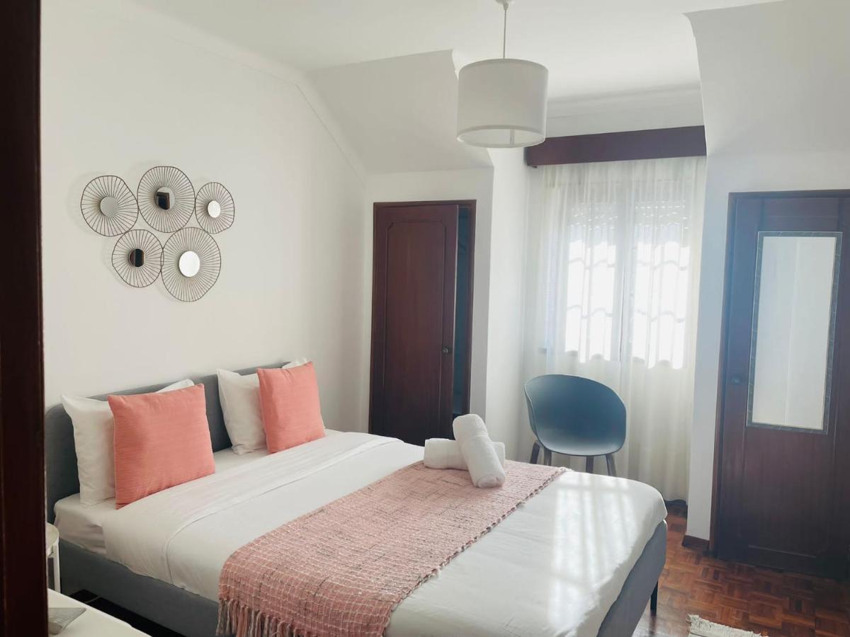 Besugo'S House Rooms & Apartment Nazaré Eksteriør bilde